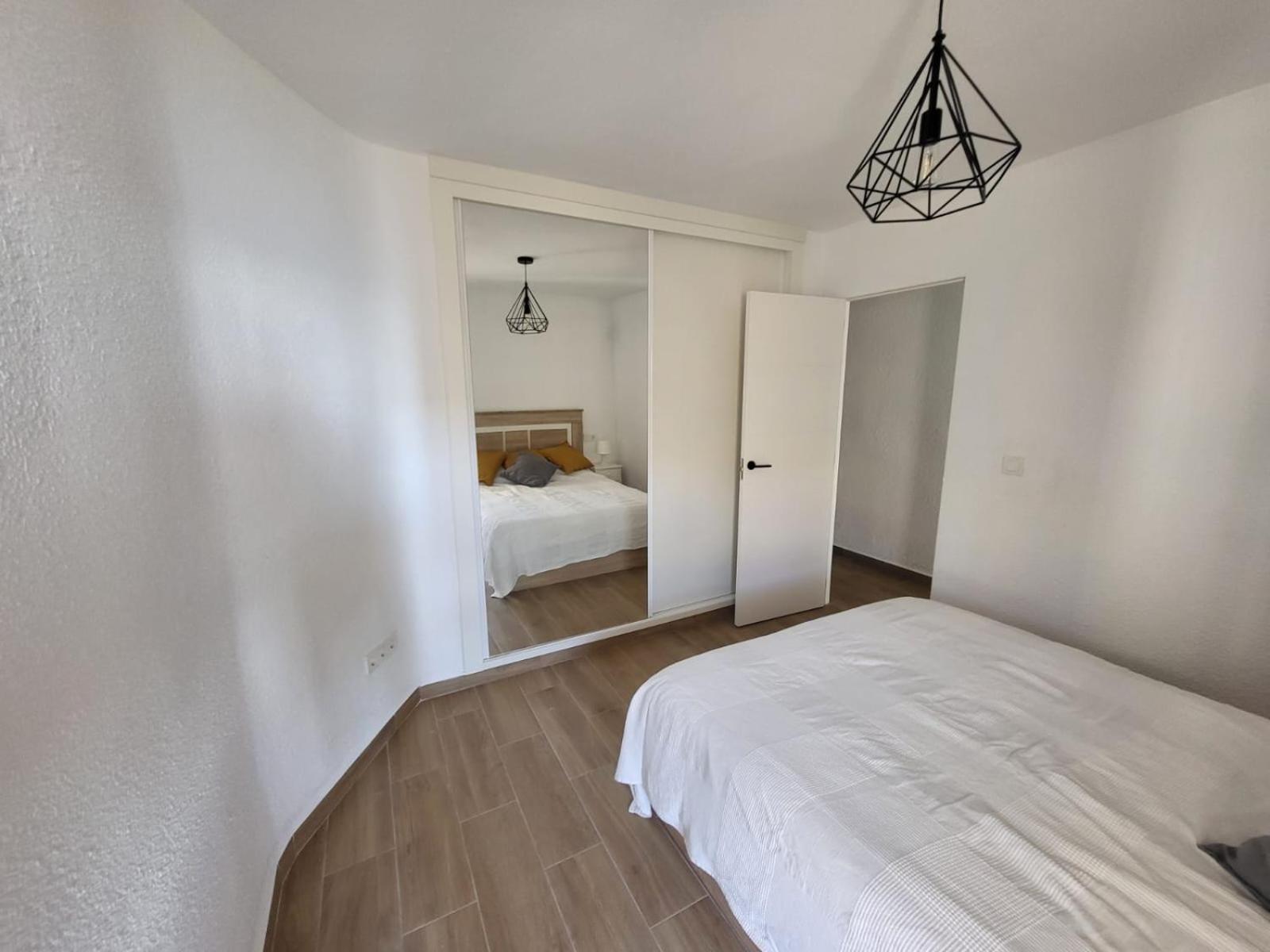 Sea View Luxury Apartment Victoria 또레비에하 외부 사진