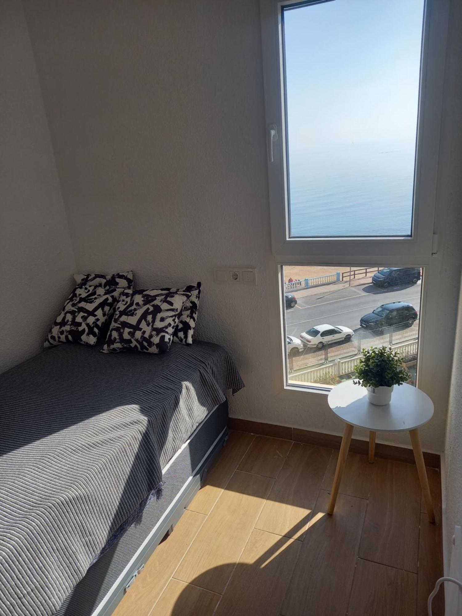 Sea View Luxury Apartment Victoria 또레비에하 외부 사진